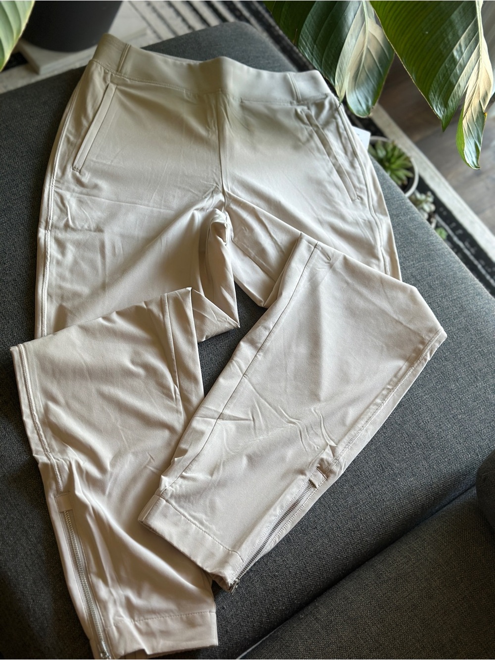 NWT Athleta Brooklyn Heights Jogger Pants